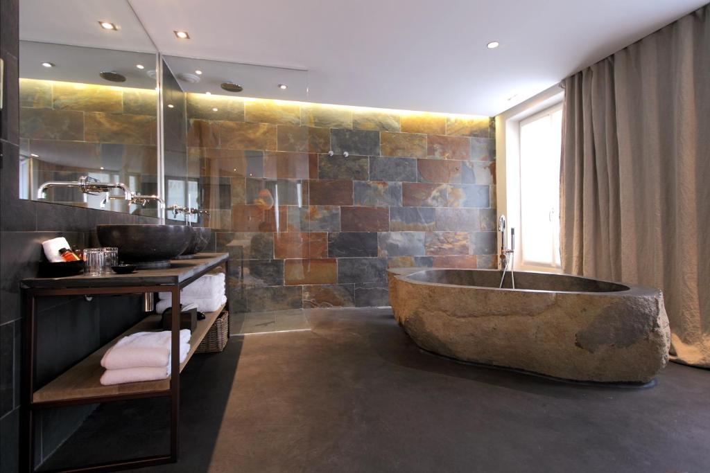 hidden hotel hotels for gays paris en suite bath