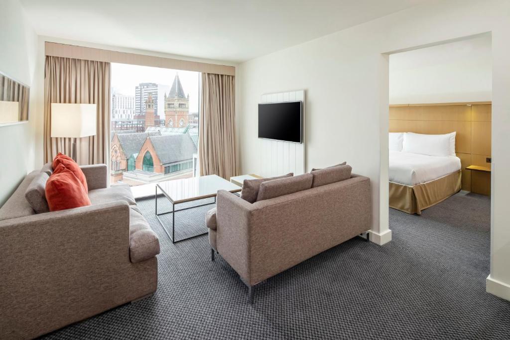 doubletree by hilton manchester piccadilly apartment