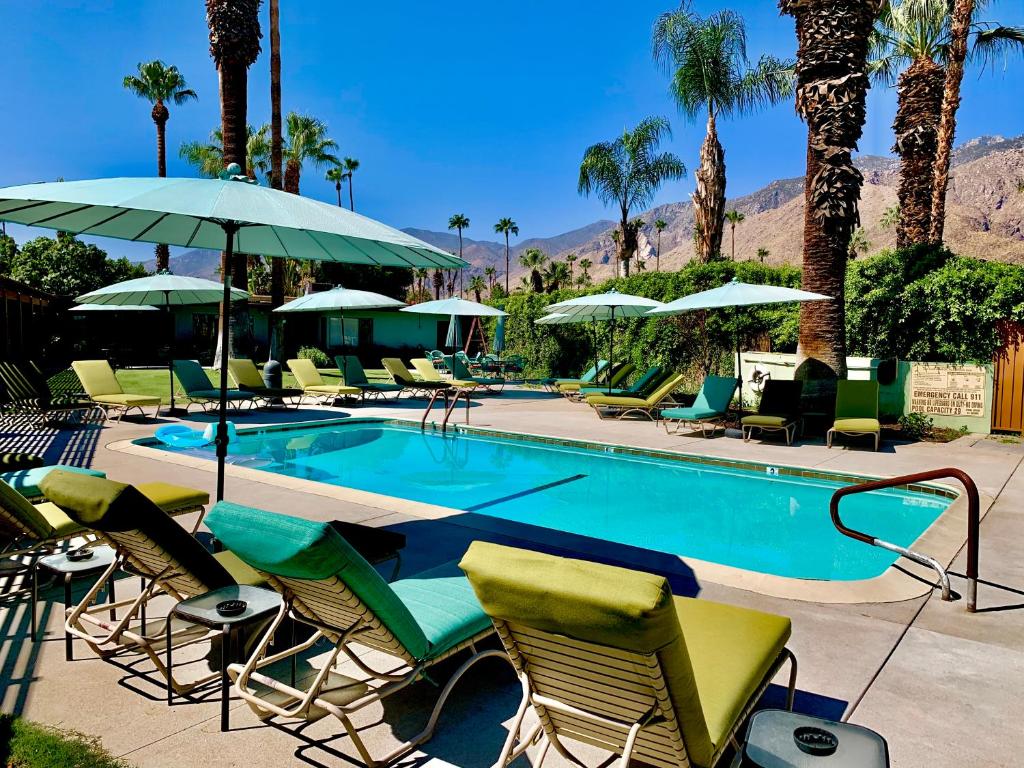 vista grande resort palm springs hotels for gays palm spring pool