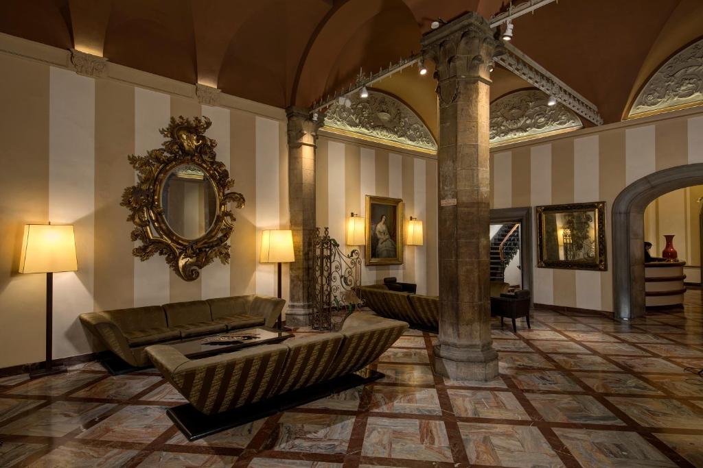 Grand Hotel Cavour Hotels for Gays Florence Lobby