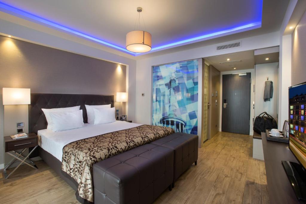 TWO Hotel Berlin by Axel Hotels for Gays Berlin Room Two