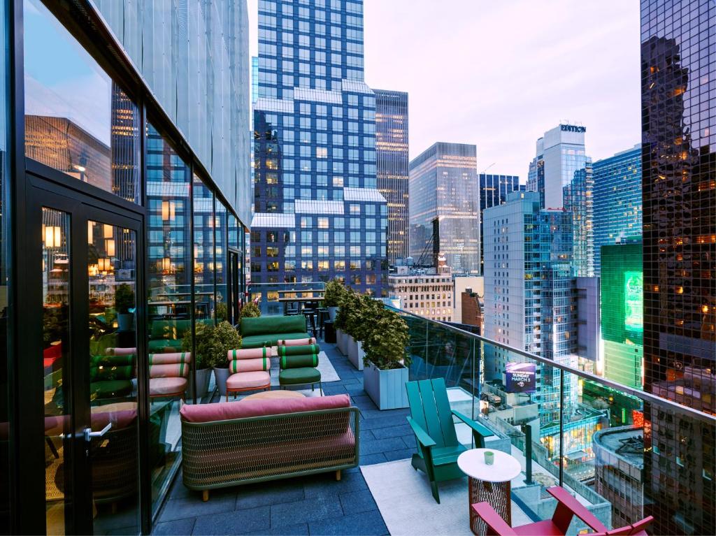 Hotels For Gays USA New York citizenM New York Terrace