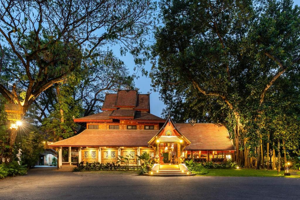 hotels for gays chiang mai yaang come village hotel