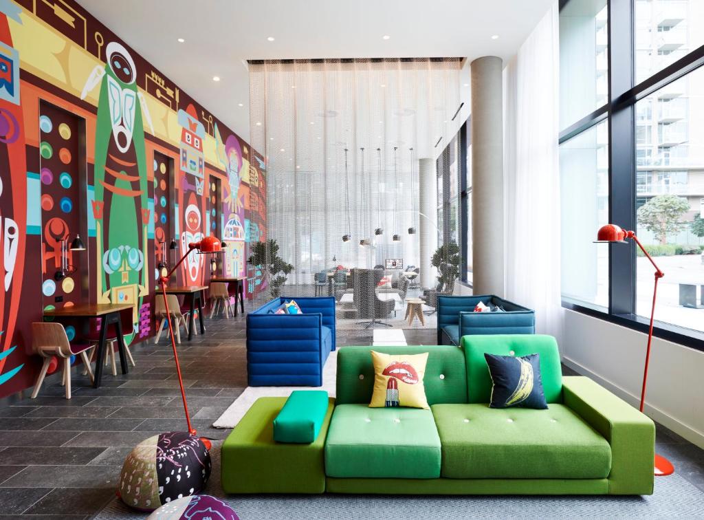 citizenm seattle south lake union hotels for gays seattle lounge