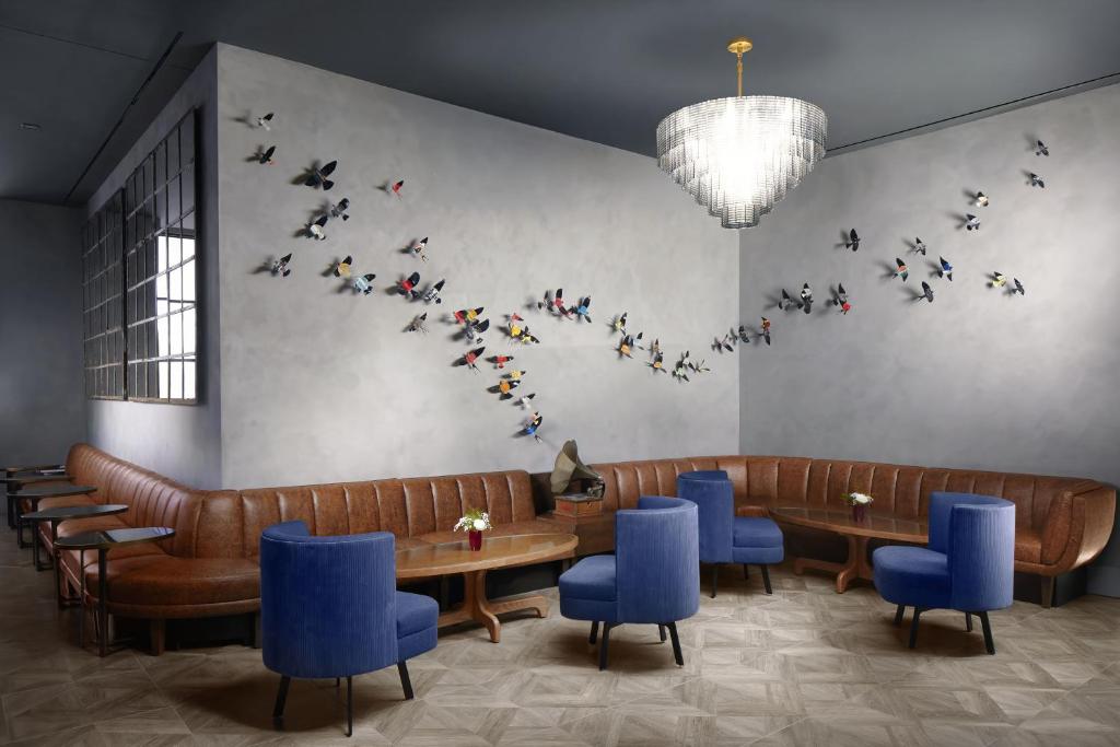 hotel van zandt hotels for gays austin lounge