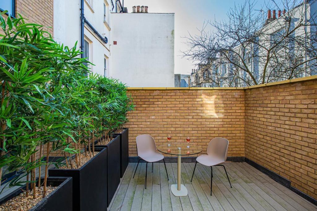 q square by supercity aparthotels hotels for gays brighton & hove terrace