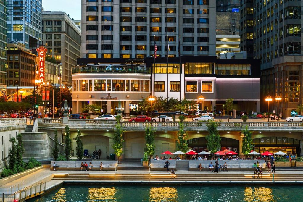 renaissance chicago downtown hotel hotels for gays chicago front