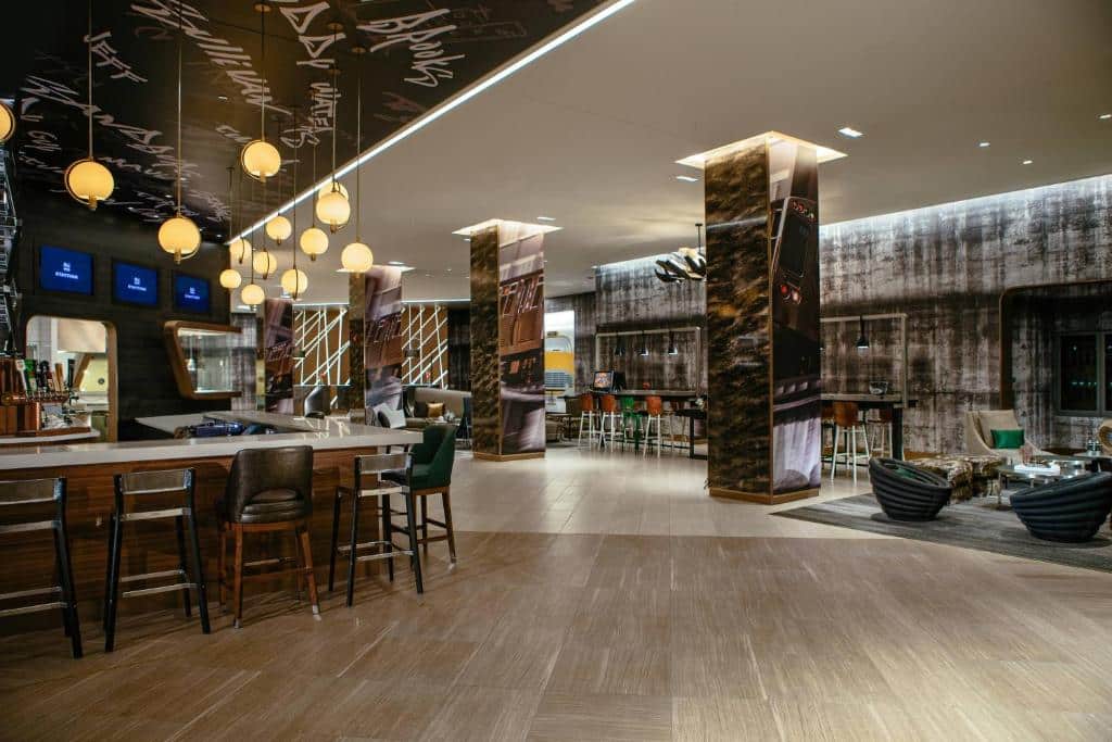 renaissance chicago downtown hotel hotels for gays chicago bar