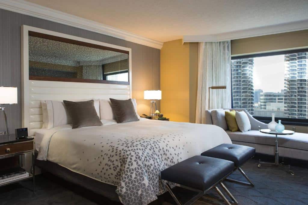 renaissance chicago downtown hotel hotels for gays chicago room