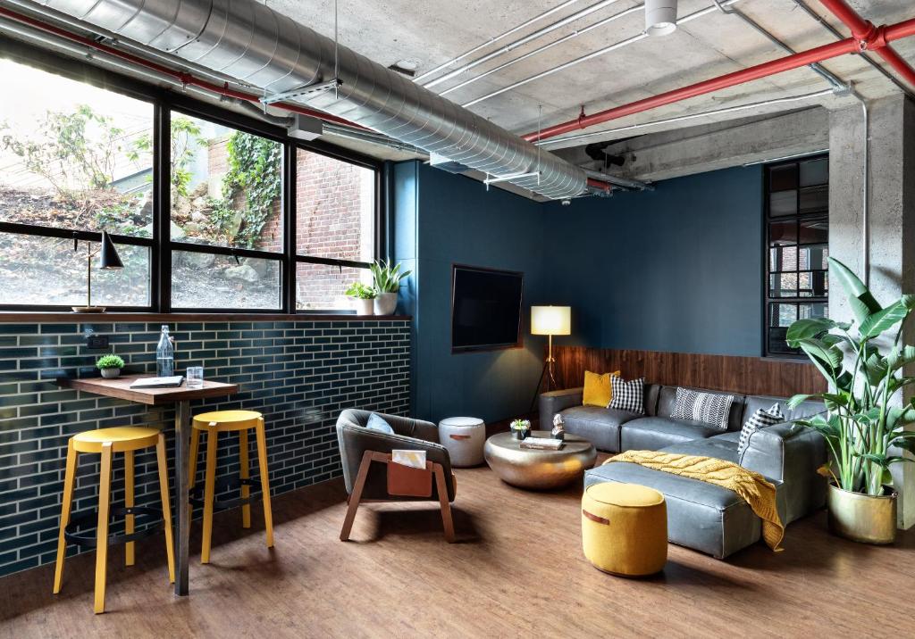 the revolution hotel hotels for gays boston living room