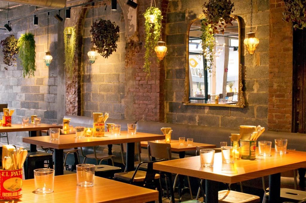the revolution hotel hotels for gays boston restaurant
