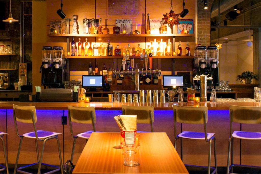 the revolution hotel hotels for gays boston bar