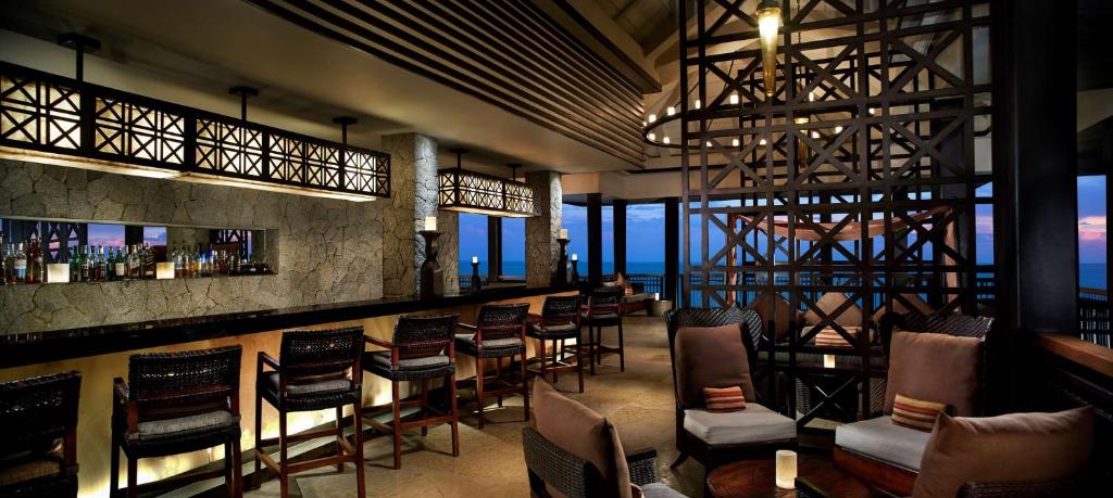 banyan tree cabo marques hotels for gays acapulco bar