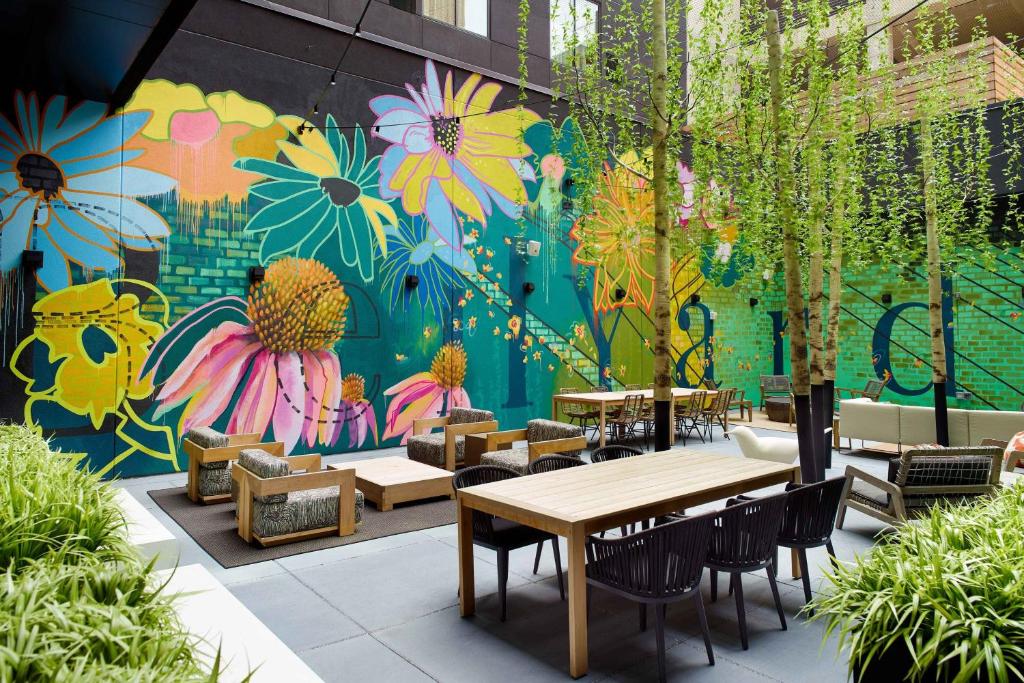 bellyard hotel hotels for gays atlanta exterior