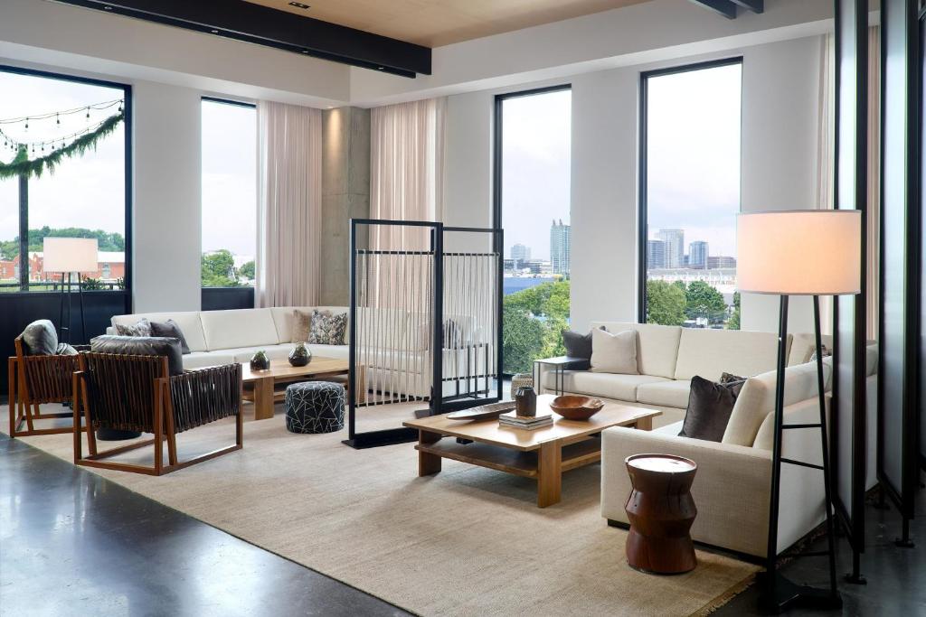bellyard hotel hotels for gays atlanta room
