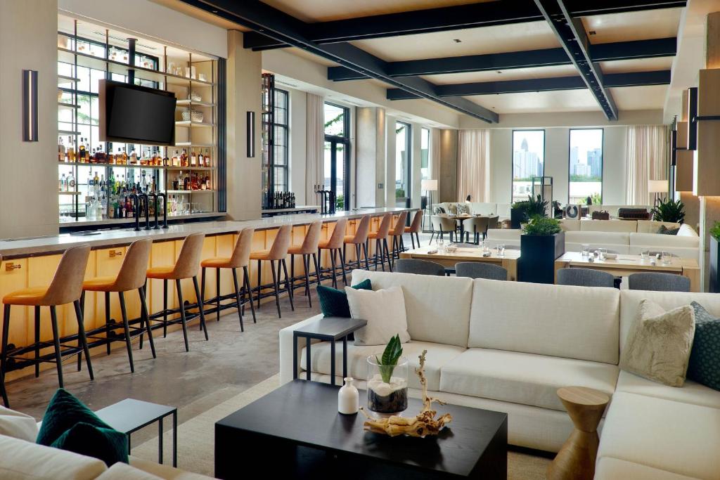bellyard hotel hotels for gays atlanta bar