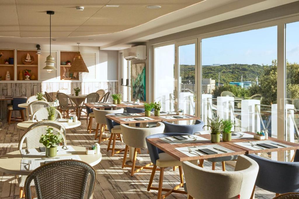 catalonia mirador des port hotels for gays menorca restaurant