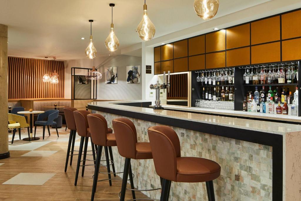 courtyard by marriott oxford city centre hotels for gays oxford bar