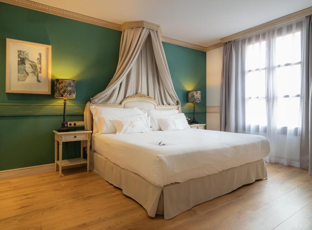 eugenia de montijo hotels for gays toledo room