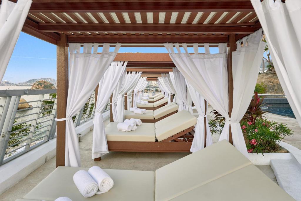 fiesta americana acapulco villas hotels for gays acapulco balinese