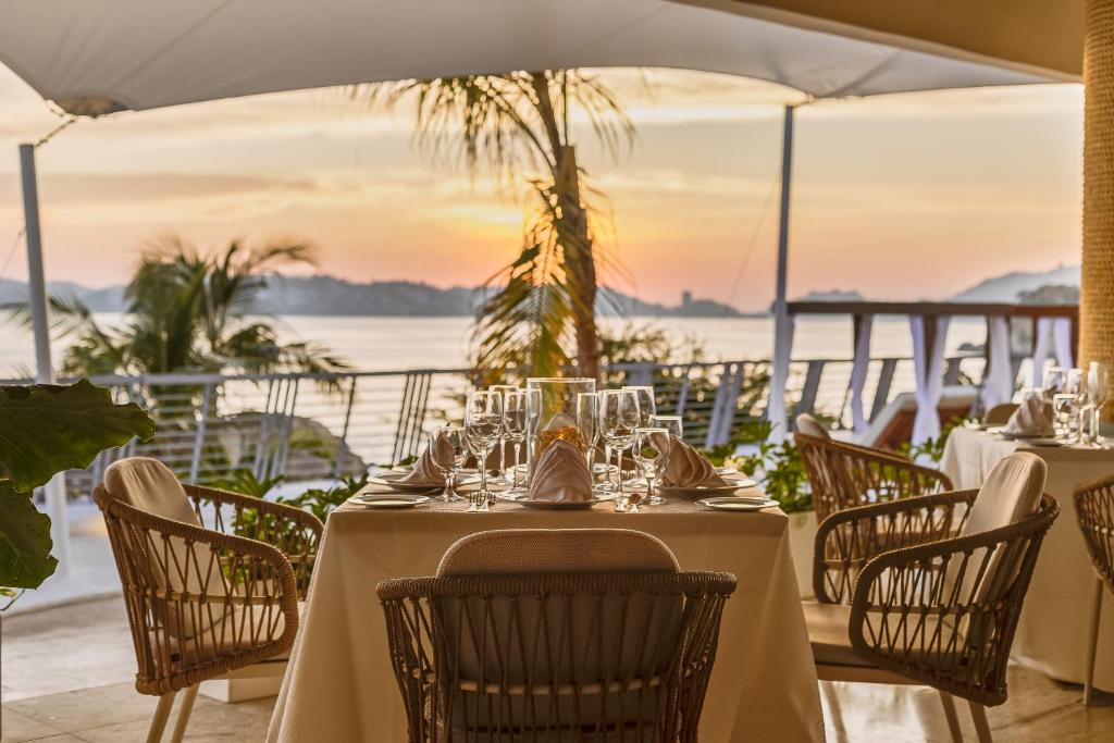 fiesta americana acapulco villas hotels for gays acapulco restaurant