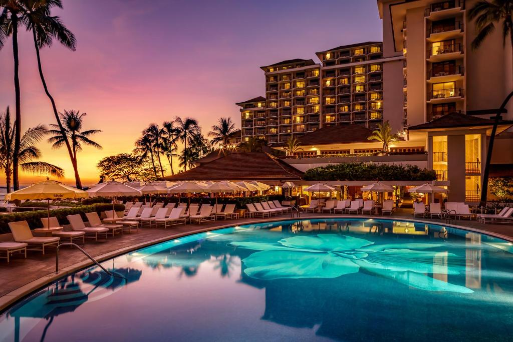 halekulani hotels for gays hawaii front