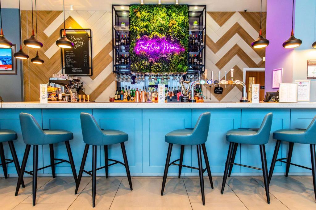 hilton garden inn abingdon oxford hotels for gays oxford bar