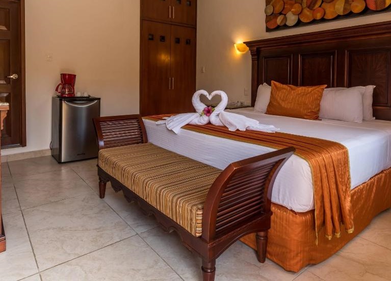 hotel las golondrinas hotels for gays playa del carmen room