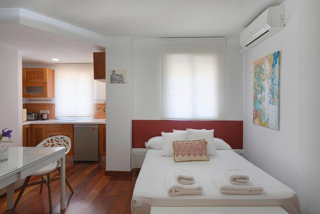 malagueta beach hotels for gays malaga room