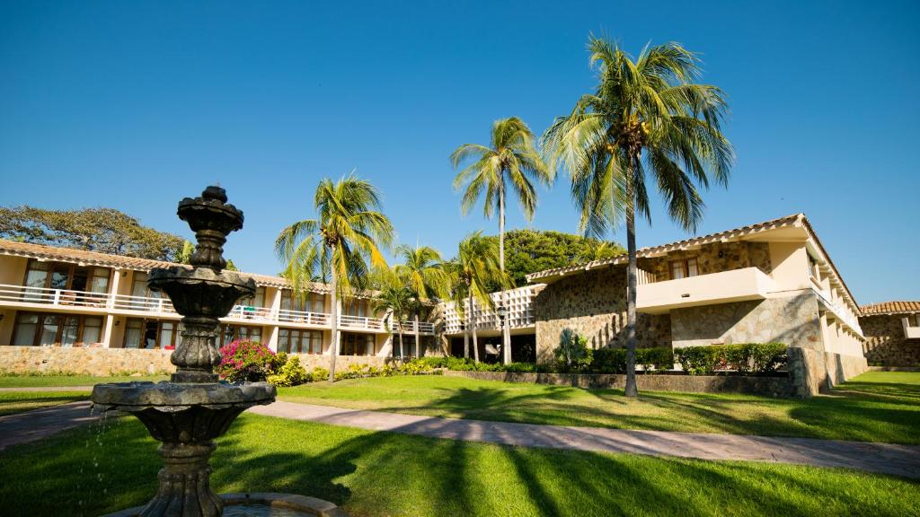 pierre mundo imperial hotels for gays acapulco front