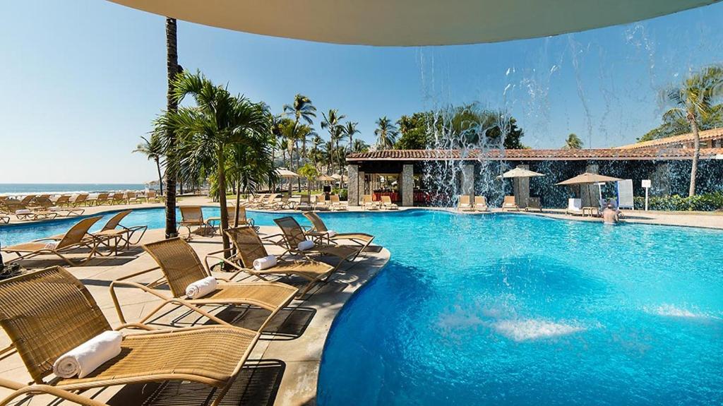 pierre mundo imperial hotels for gays acapulco swimming pool