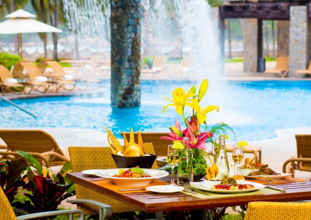 pierre mundo imperial hotels for gays acapulco restaurant