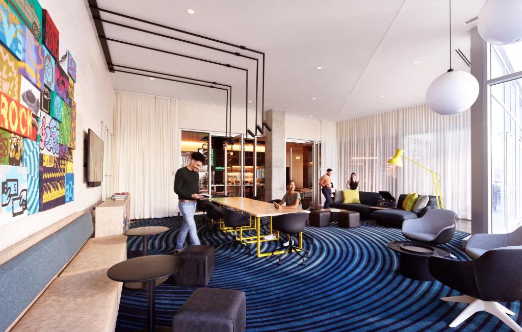 reverb hotel hotels for gays atlanta lounge