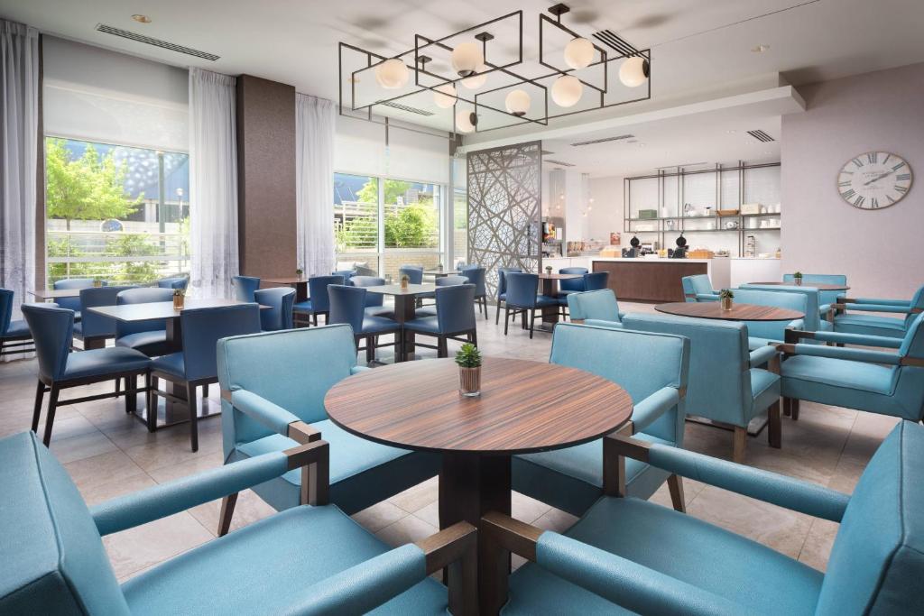 springhill suites hotel hotels for gays atlanta restaurant