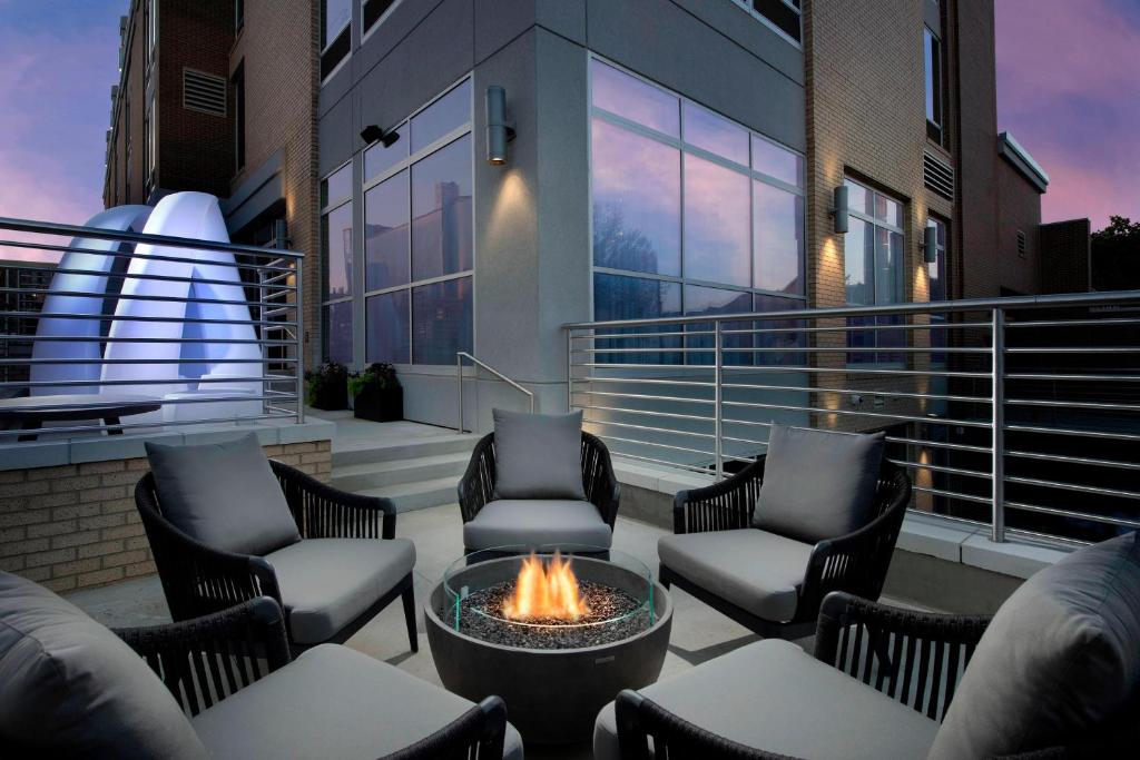 springhill suites hotel hotels for gays atlanta terrace
