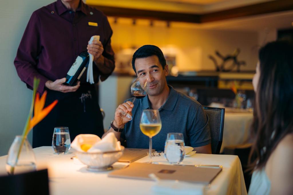 the kahala hotel and resort hotels for gays hawaii restaurant