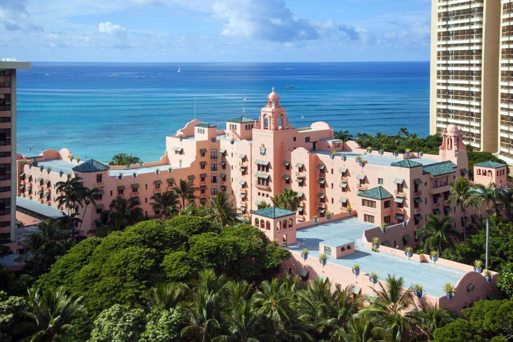 the royal hawaiian hotels for gays hawaii front