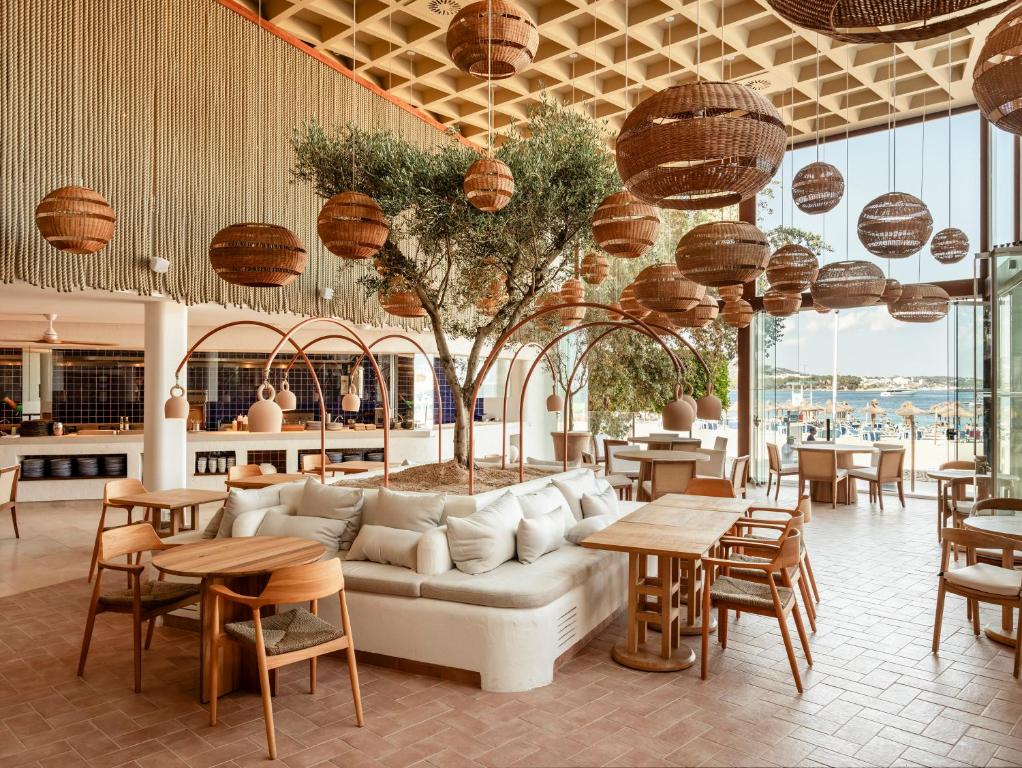 zel mallorca hotels for gays salou lounge