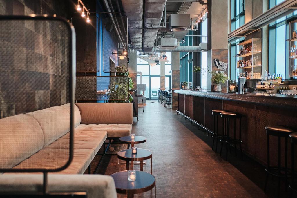 25hours hotel das tour hotels for gays dusseldorf bar