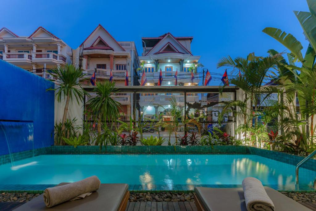 baahu villa hotel hotels for gays siem reap swimming pool