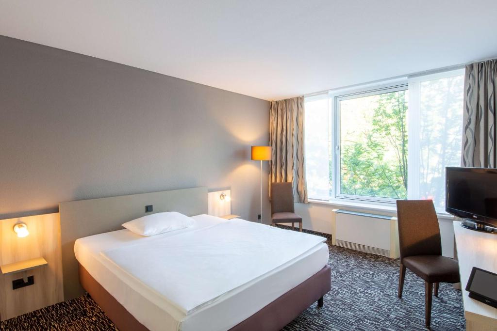 best western plus hotel hotels for gays dresden room
