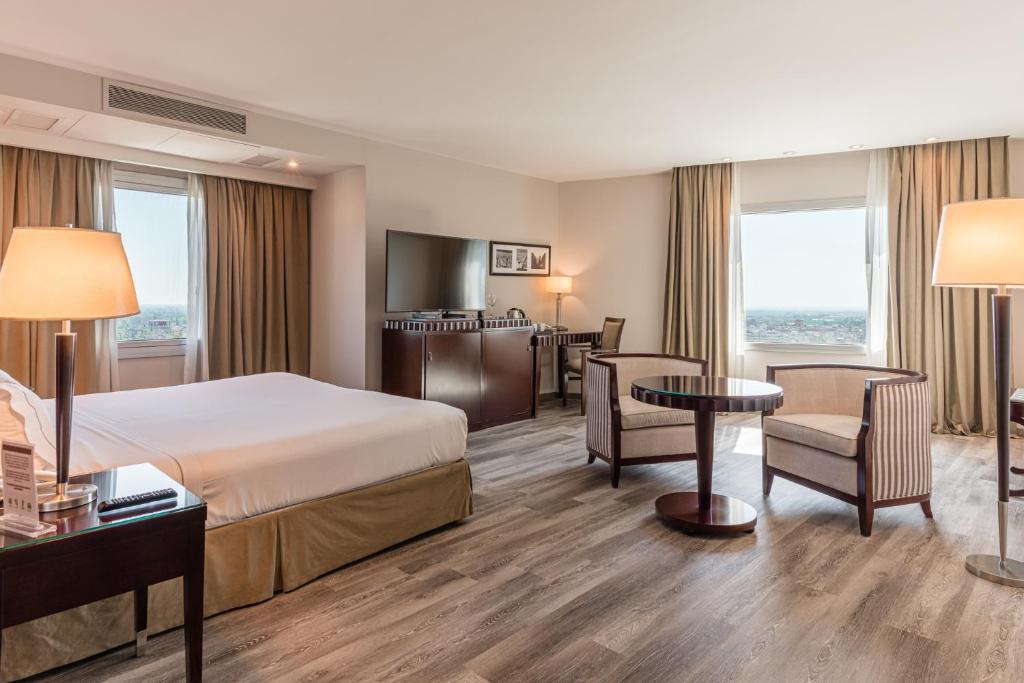 diplomatichotel hotels for gays mendoza room