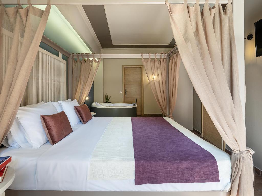 elia potie hotels for gays crete room