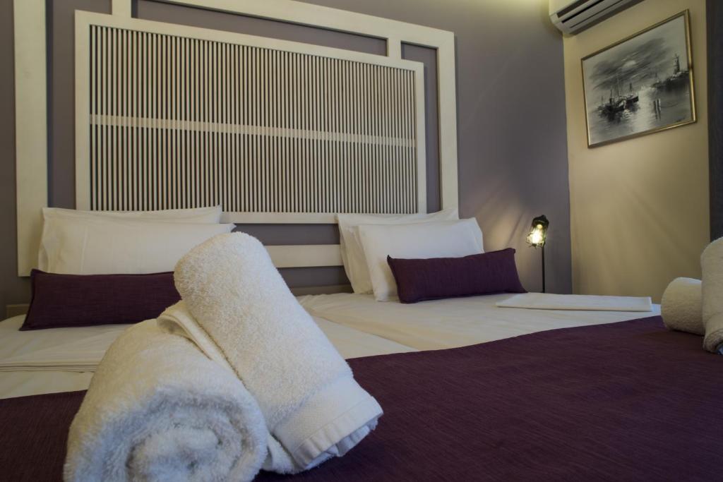 elia potie hotels for gays crete room