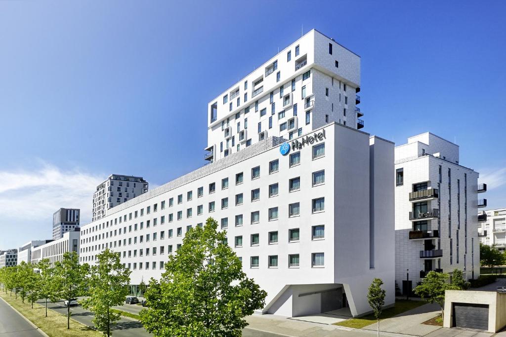 h2 hotel dusseldorf city hotels for gays dusseldorf front