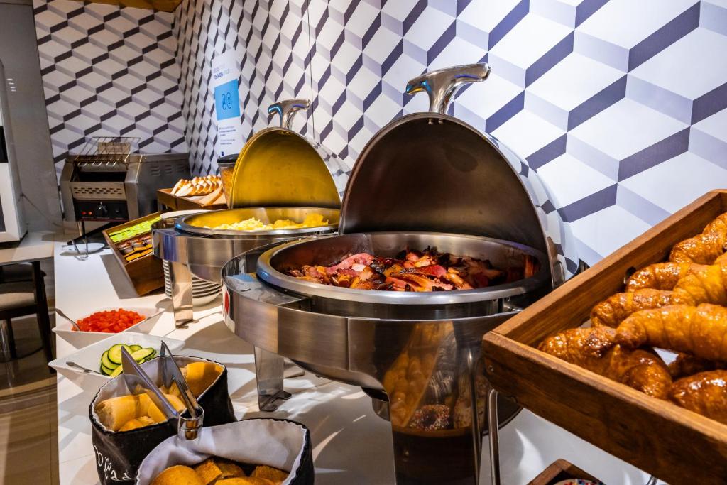 holiday inn express rosario by ihg hotels for gays rosario buffet
