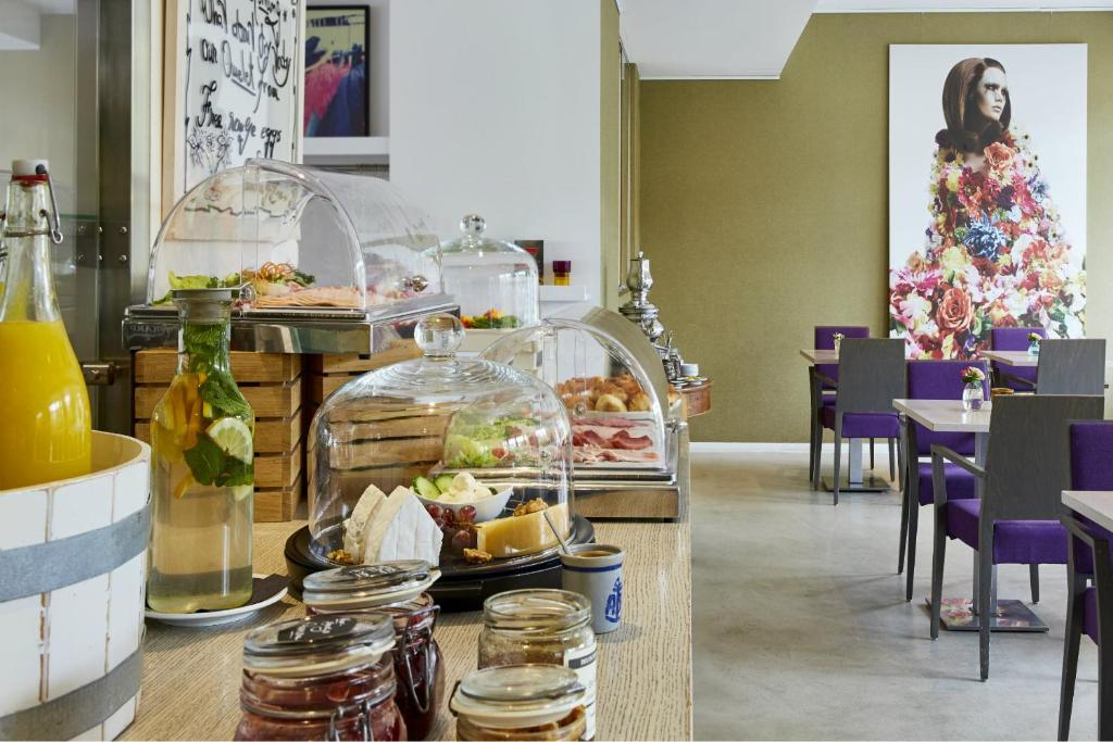 hotel indigo dusseldorf hotels for gays dusseldorf restaurant