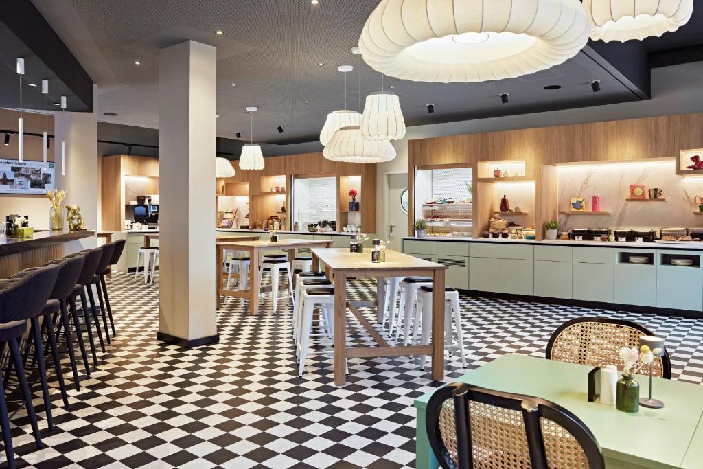 legere express hotels for gays leipzig restaurant