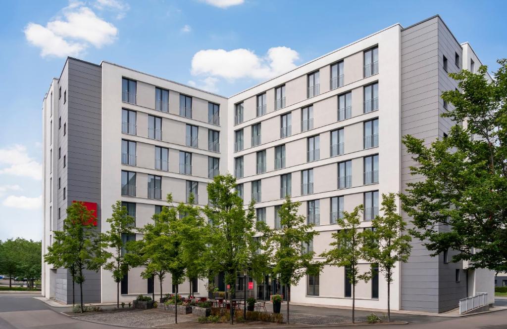 leonardo hotel hotels for gays dresden front
