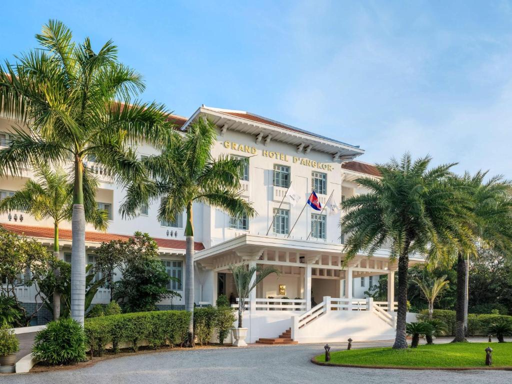 raffles grand hotel d angkor hotels for gays siem reap front
